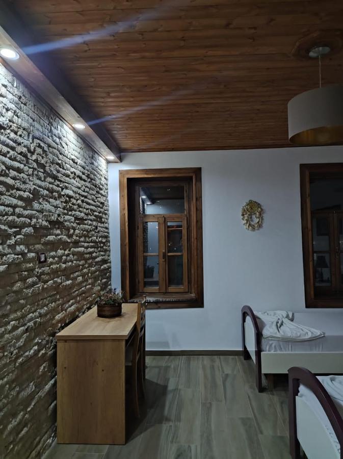 Eni Entire Guesthouse Parking On Site Μπεράτ Εξωτερικό φωτογραφία